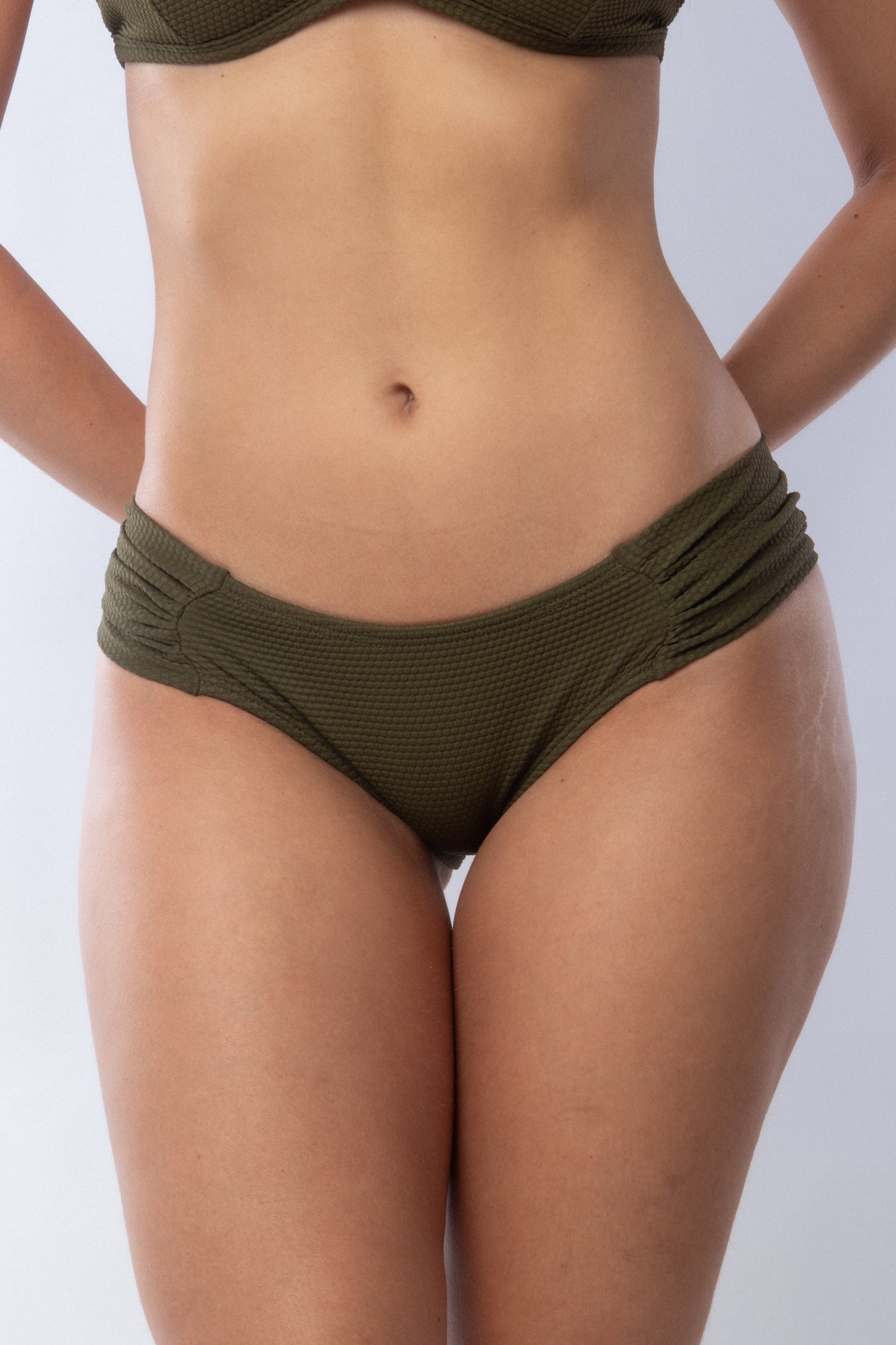 TOP FIJÓ + BRAGA ANCHA MARIPOSA COLMENA VERDE MILITAR