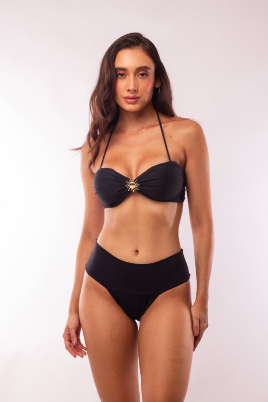 TOP RELLENO METAL + HOTPANT NEGRO